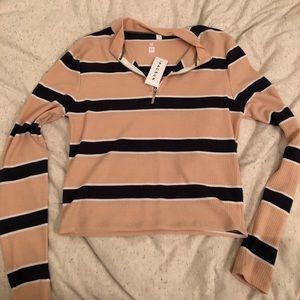 Tight-fitting half-zip